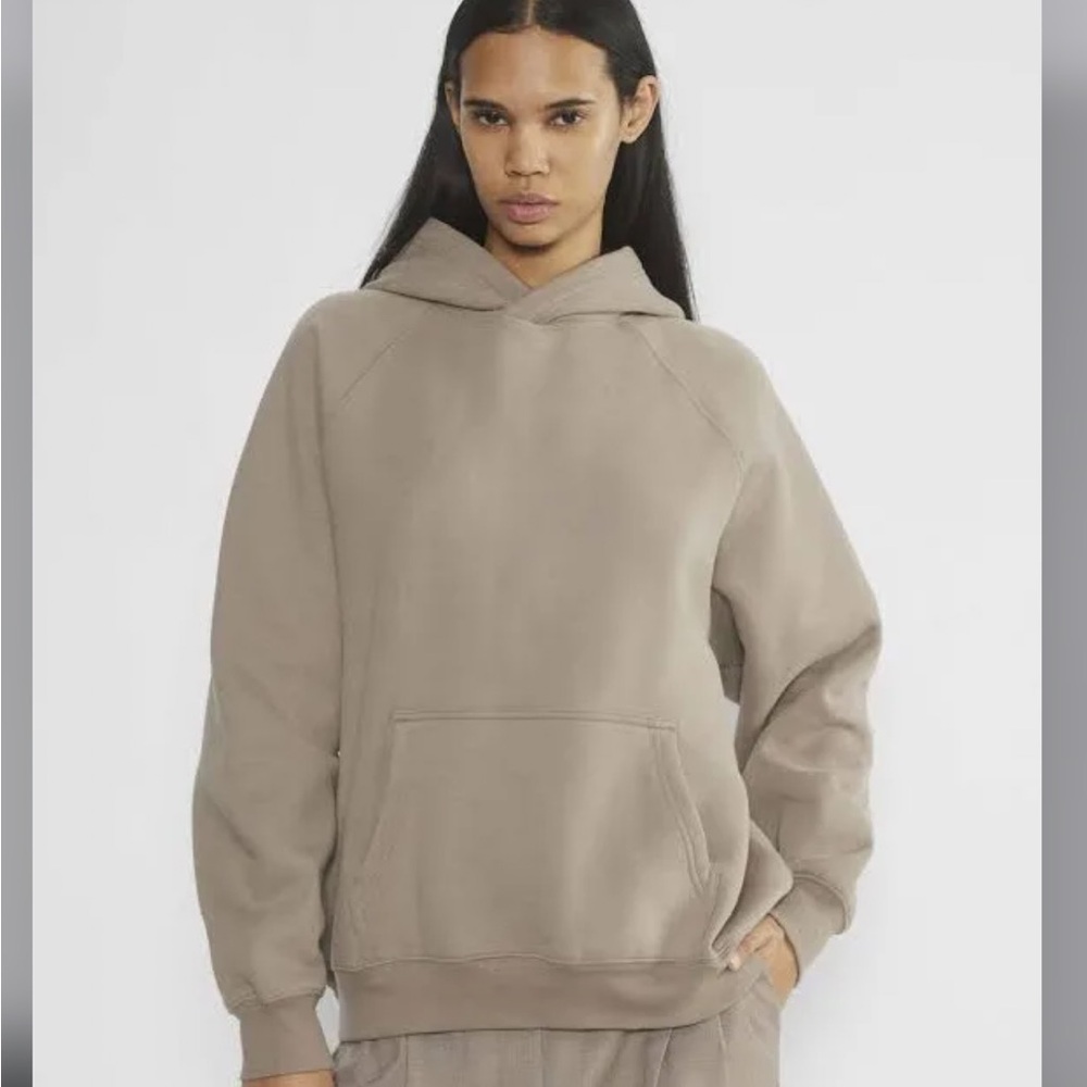 Aritzia Brown Hoodie - Picture 1 of 10